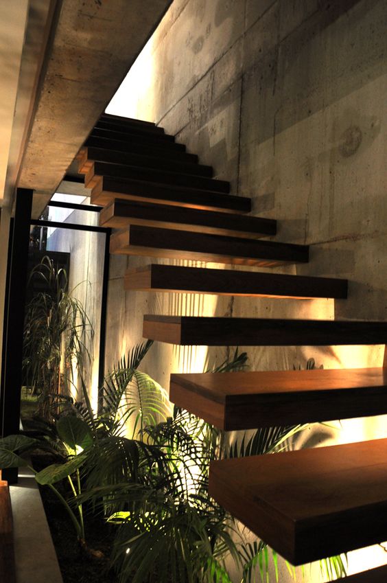 Decoração de Escadas com Plantas
