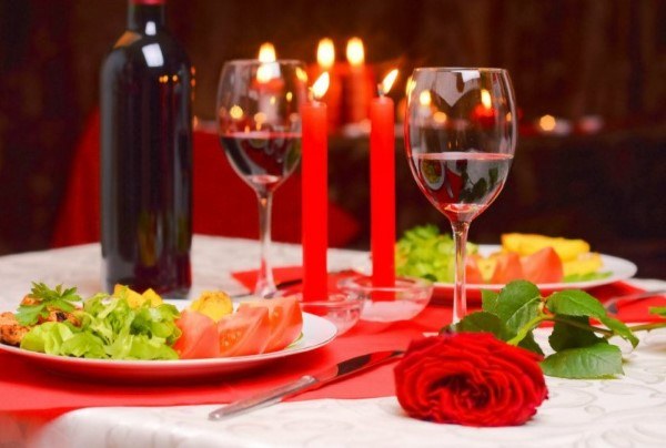 como fazer um jantar romantico