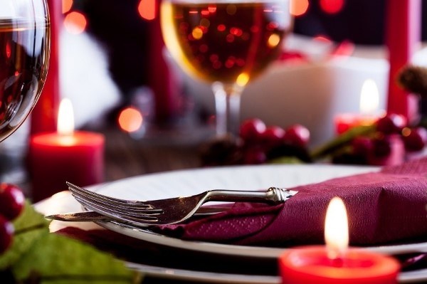 jantar romantico simples a luz de velas