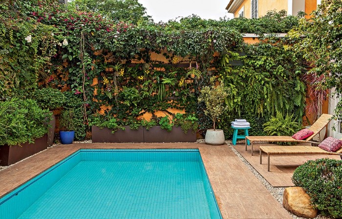área de lazer com muros decorados