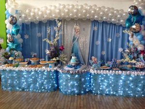 festa Frozen luzes