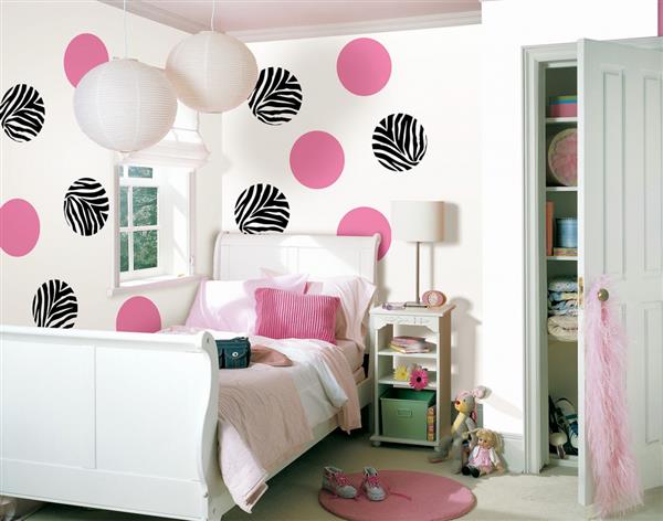 Quarto feminino com cama de solteiro