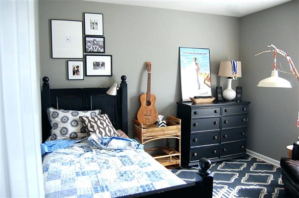 Quarto masculino com cama de solteiro