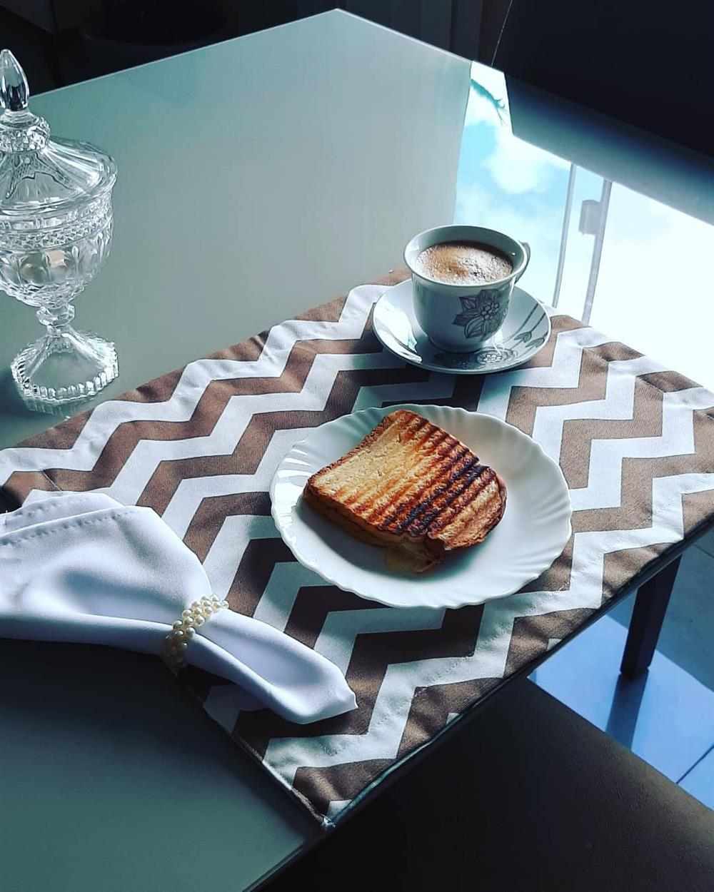 mesa de café da manhã para namorado