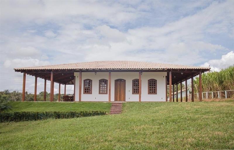 casa de campo com teto colonial