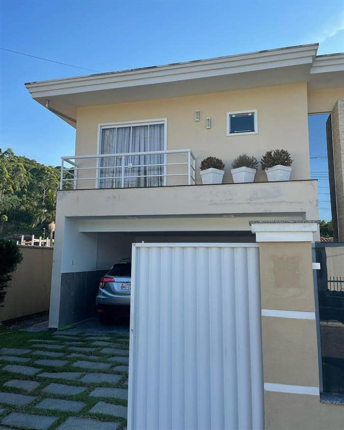 casas pintadas por dentro com cores claras