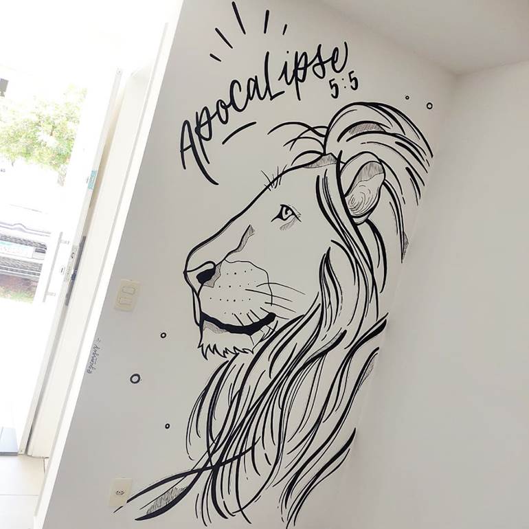 Parede decorada com leão