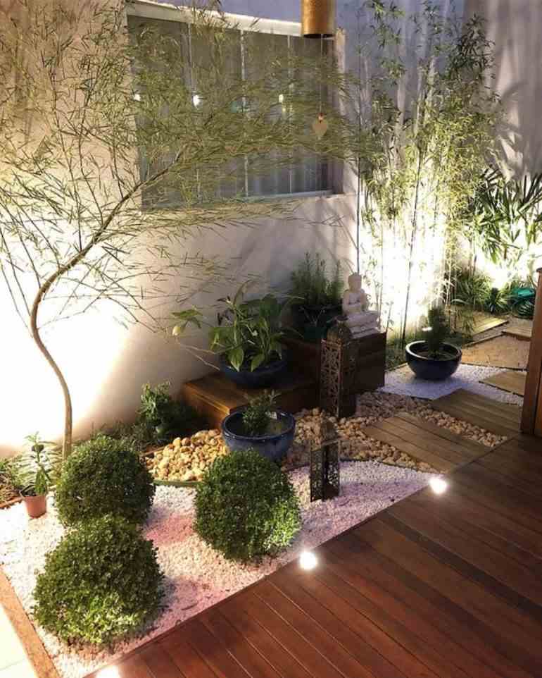 Jardim com iluminaçao